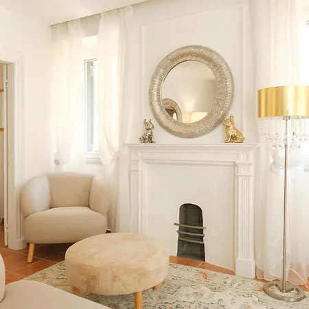 Nadiona White & Blue *